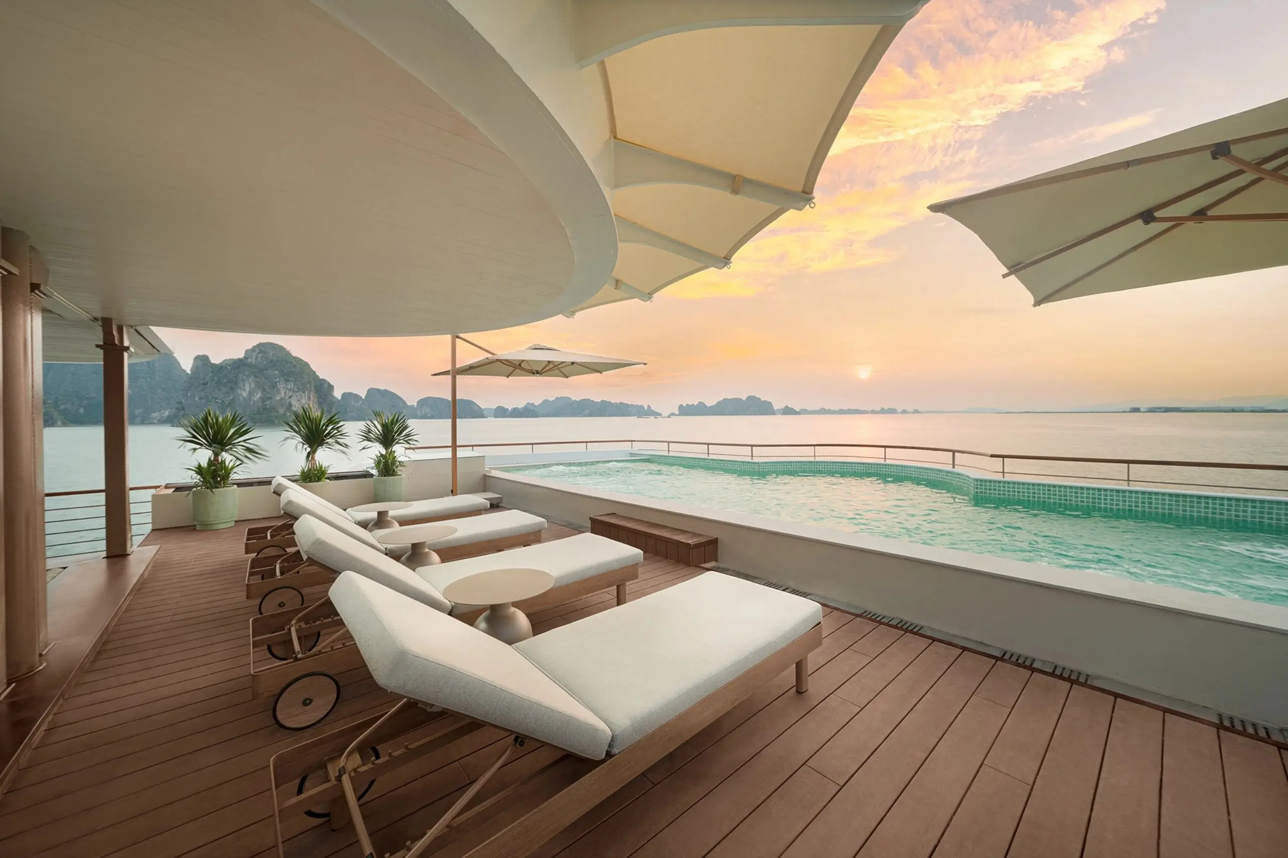 All-season swimming pool