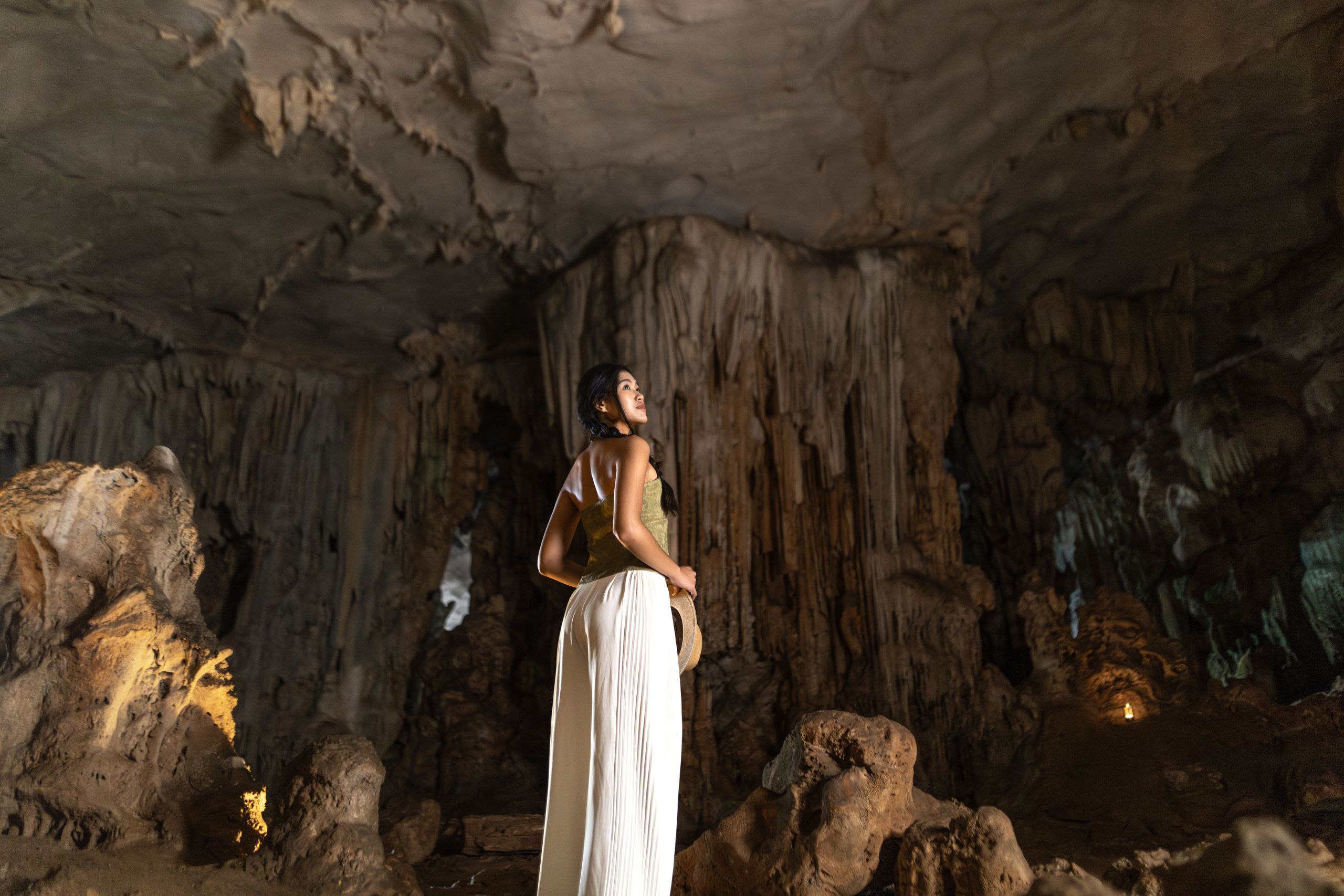 Cave visit in Tien Ong cave